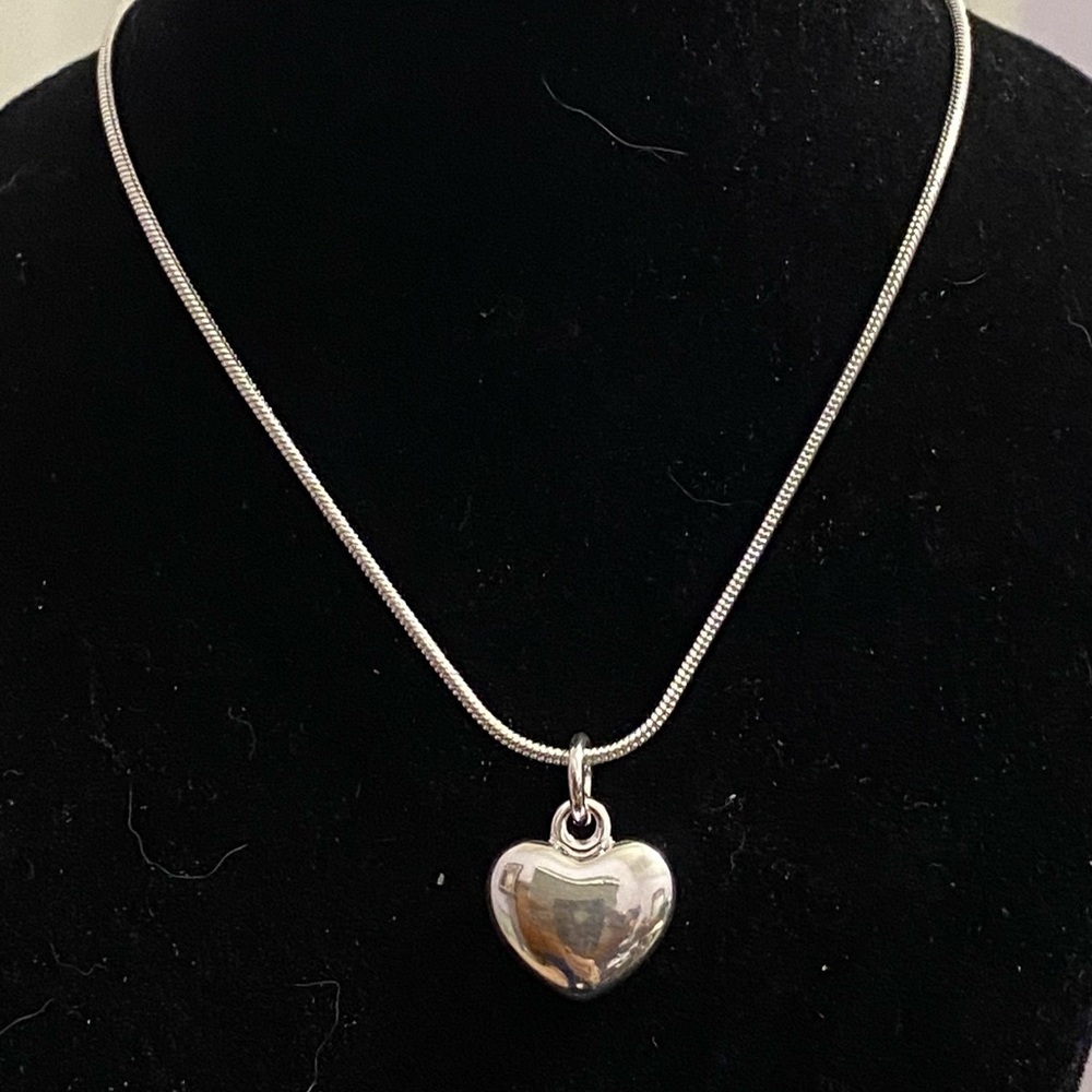Elegant .925  Silver Heart Pendant Necklace.